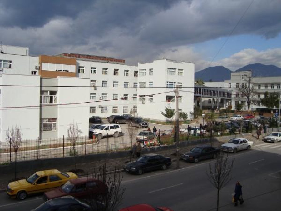 Skandal/ Spitali Pediatrik pa ngrohje, femijët e sëmure duhet të përballojnë acarin me batanije