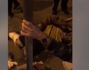 VIDEO+18/ Pamje tragjike! Vdes në mes të rrugës 68-vjeçari në Tiranë afër QSUT