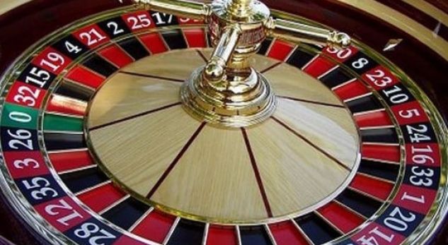 Vijonte aktivitetin procedohet penalisht pronari i një loto në Fier