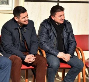 FOTO/ Rrihet në Kavajë ministri i Edi Ramës