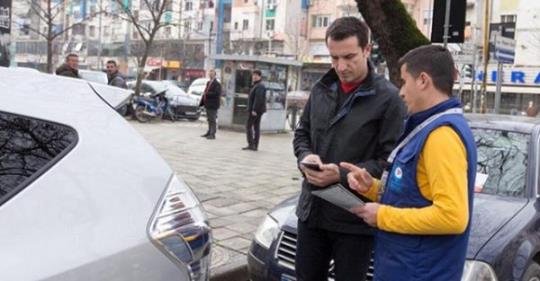 Veliaj do të japë me koncesion parkimet publike të Tiranës, me anë të një procedure tinëzare