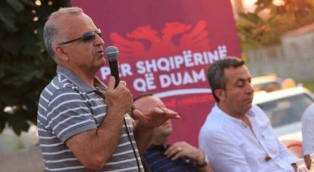 Njihuni me deputetin shqiptar që e mbaroi universitetin mbas 27 vitesh
