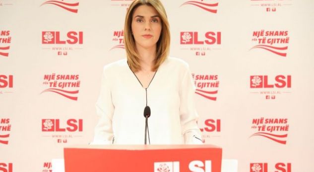 Rama mashtroi studentët, hap ekspozitë me pikturat e tij