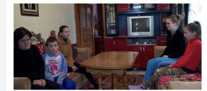 HISTORIA PREKESE/“Nuk kishim para për operacionin e babit”, historia prekëse e 4 jetimëve