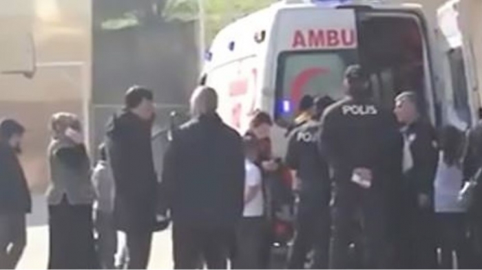E BULLIZONIN VAZHDIMISHT, VOGËLUSHI 9-VJEÇAR HELMON 25 SHOKËT E TIJ TË KLASËS (FOTOT)