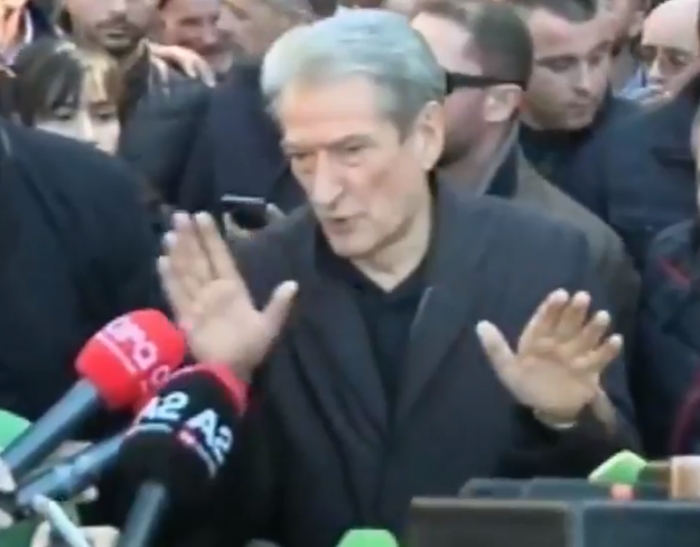 BERISHA THYEN RREGULLIN E PD, FLET PËR MEDIAT, MESAZH RAMËS NË VLORË