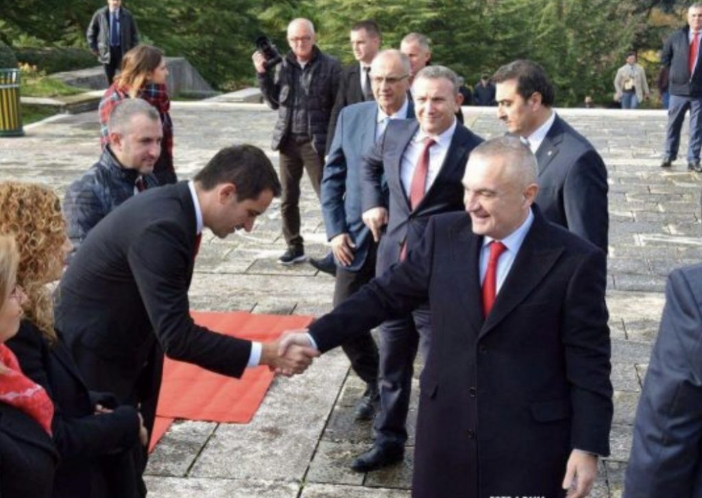Edhe Veliaj sulm Metës: Nga Presidenti anti-lodra, në atë anti-rrugë..
