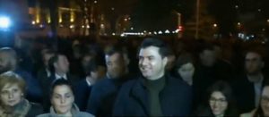 PËRFUNDON PROTESTA PARA PARLAMENTIT, OPOZITA DREJT SELISË BLU