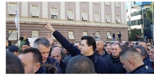 Mbyllet protesta pas 5 orësh, Basha njofton tubimin e radhës: Deri në rrëzimin e qeverisë…