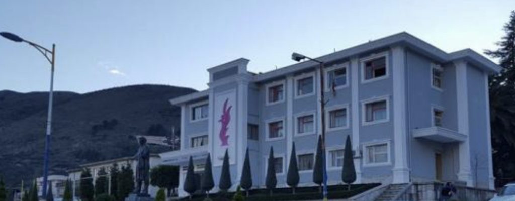 Denoncimi/ ‘Xhelati i diktaturës bëhet Qytetar Nderi, me porosi të Ramës e Ruçit’