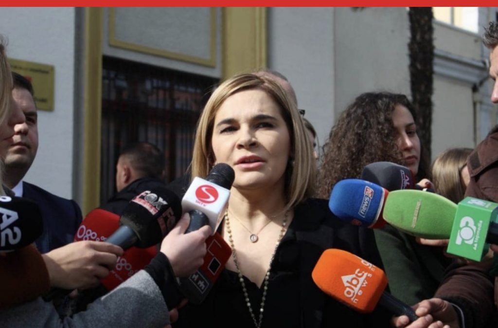 Kryemadhi: Kryeministër rrugaç, shtetarët duhet të bëjnë analiza psikike dhe klinike