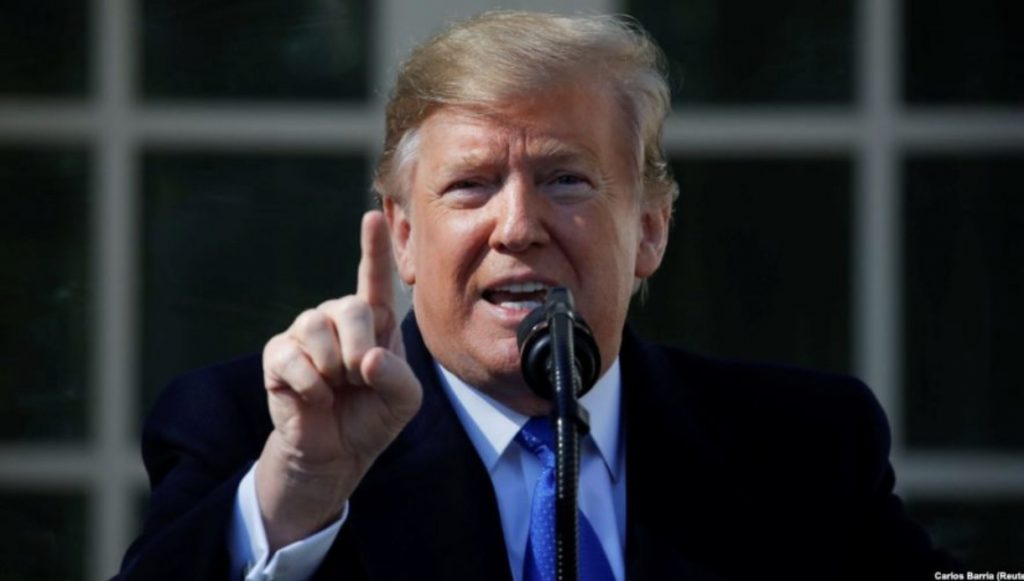 Kërkuan si ta shkarkonin nga posti, Trump dënon ‘sjelljet tradhtare’
