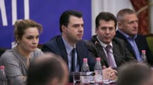 Opozita hyn në zgjedhjet lokale bashkë/ Publikohet platforma: Qeveri tranzitore