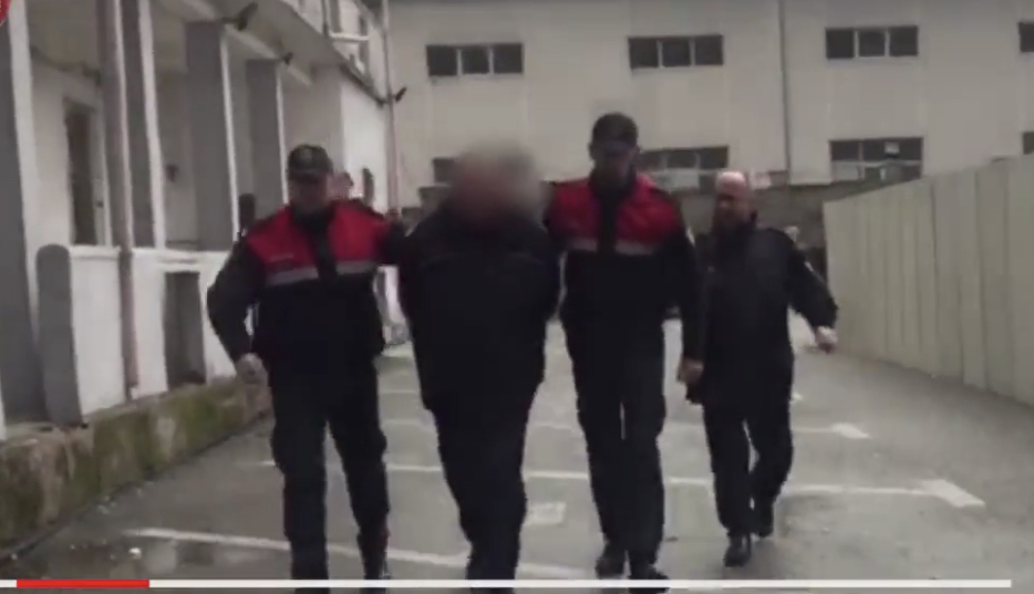 VIDEO/ Pamjet e arrestitimit të  policit në Malësi të Madhe