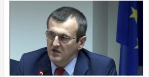 KOORDINATORI I PE ‘FSHIKULLON’ QEVERINË: KENI NJË KRYEMINISTËR OPTIMIST TRAGJIK! E PAPRANUESHME T’U BËHET PRESION ATYRE QË PROTESTOJNË