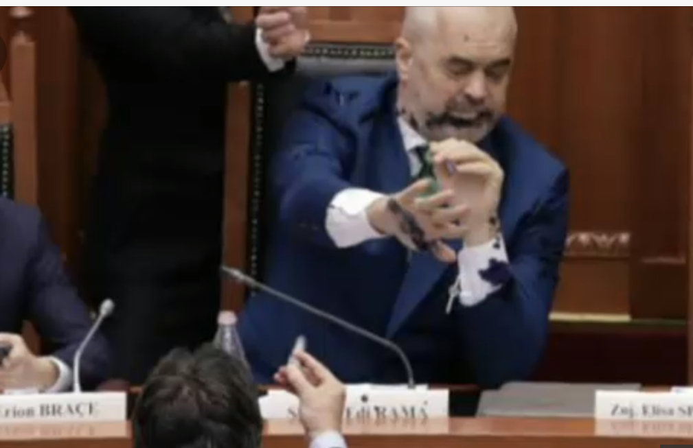 E spërkati me bojë Paloka, reagon për herë të parë Rama. Ja ç’thotë
