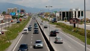 Frikë nga protesta/ Policia nis bllokimin e qytetarëve në autostradë