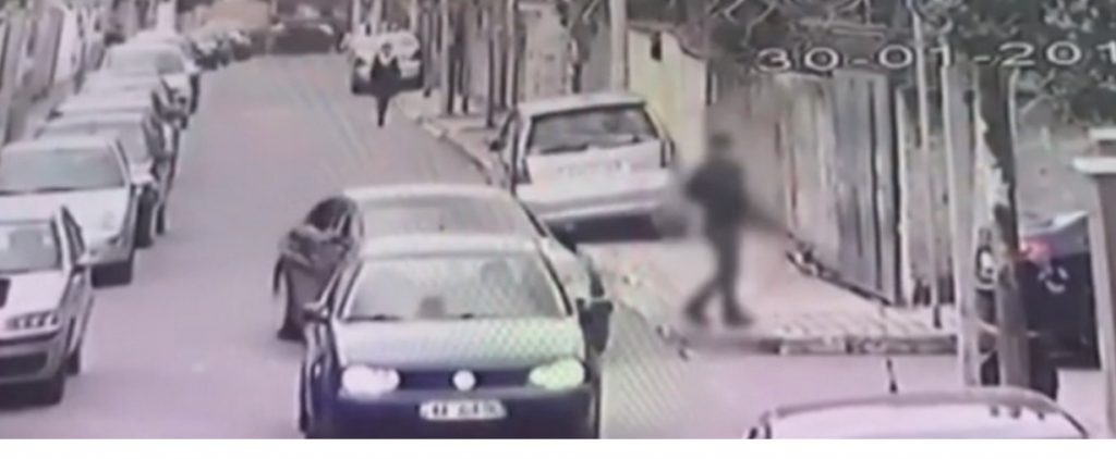 VIDEO/ Dalin pamjet e ekzekutimit të Arben Bilalit në derën e shtëpisë