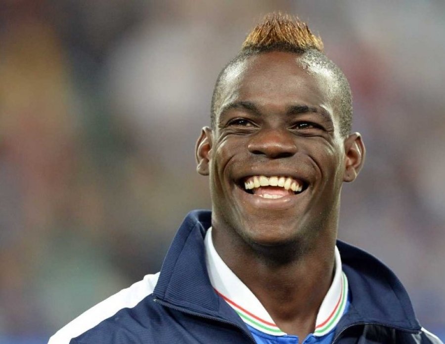 Mario Balotelli feston humbjen e Manchester United me PSG-në
