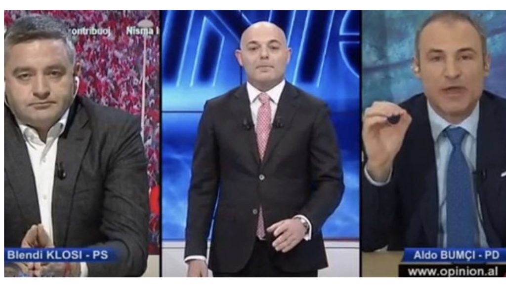 Sherri midis Bumçit dhe Klosit: Kukulla në duart e një të marri