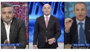 Sherri midis Bumçit dhe Klosit: Kukulla në duart e një të marri