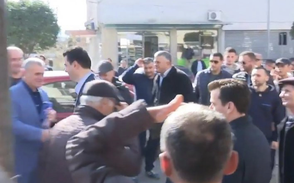 LIVE/ Protesta e 16 Shkurtit, Basha takohet me qytetarët e Vlorës