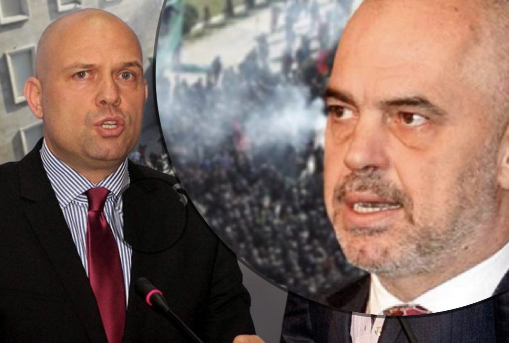 Arrestime e dhunë pas protestës, ish-ministri sulmon policinë