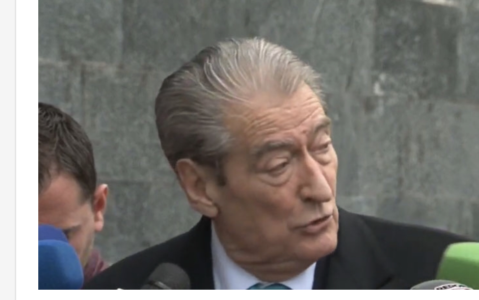 “Fundi i afërt dhe i rëndë”, Berisha me thirrje të fortë për socialistët: I thërrisni mendjes, se…