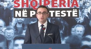 PD i përgjigjet Lleshit: Nuk i frikësoni dot qytetarët, policia është me ne