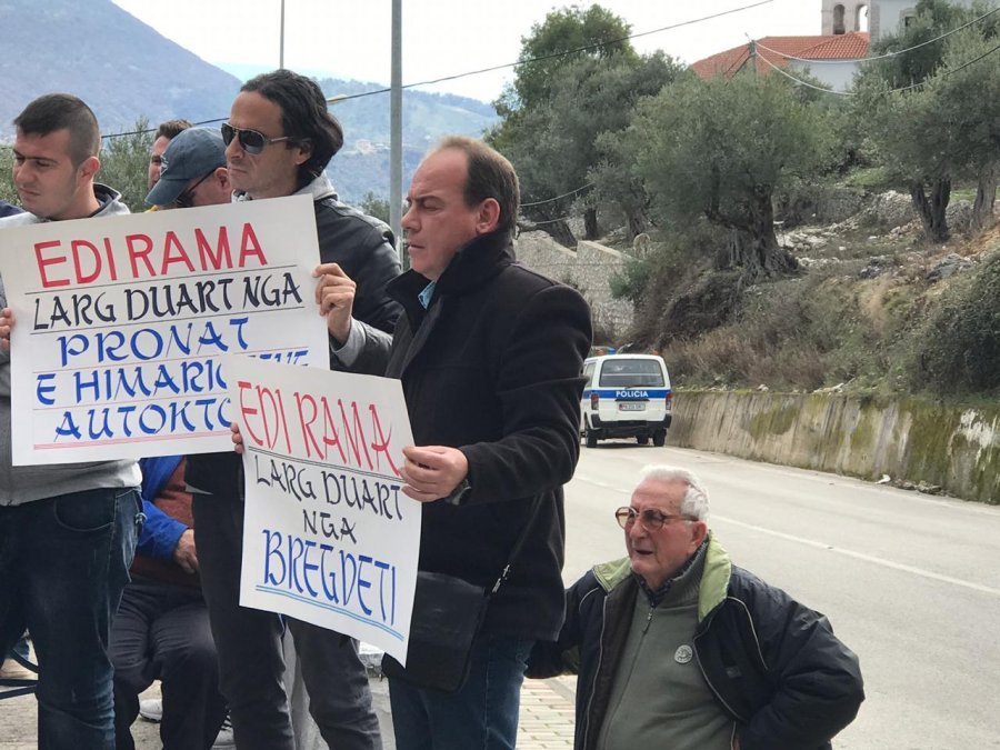 FOTO/ Banorët e Himarës-Ramës: Larg duart nga toka jonë