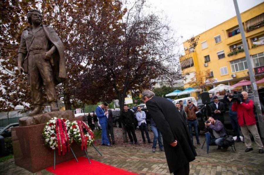 ‘Me kryetrimin e kombit’, Berisha publikon FOTON e rrallë me Adem Jasharin