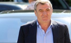 Lënia e mandateve/ Agron Duka mbështet Bashën, kanë shteruar mjetet politike …