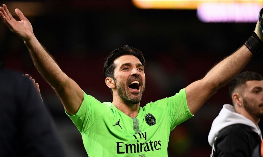 Buffon, një legjendë në Champions League