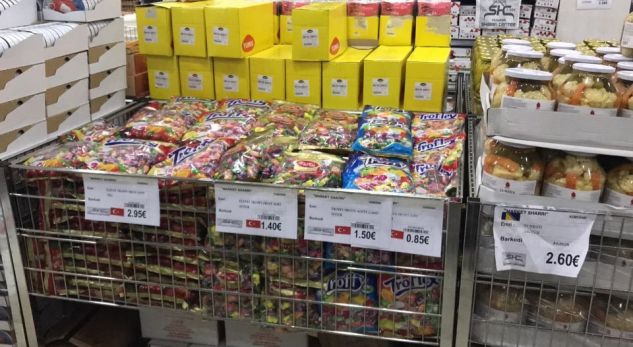 Bizneset që nuk vendosin afër produkteve flajmujt e origjinës do të gjobiten