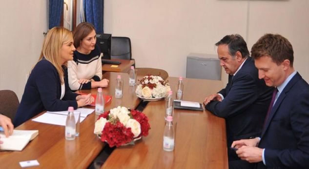 Çfarë i tha Kryemadhi që u “tërbua” Fleckenstein!