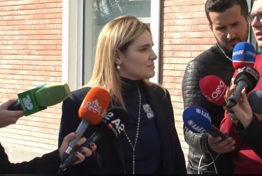 Deputetë që s’e lënë mandatin, reagon Kryemadhi: Kush do të përfundojë në kazan të plehrave, le ta provojë!