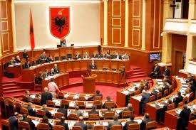 Kuvendi rrëzon qeverinë Rama/ Miraton dekretin e Presidentit