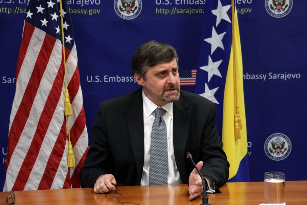 Kryemadhi rrëfen bisedën me zyrtarin e lartë amerikan/ Debati me Bollinon për gazin helmues