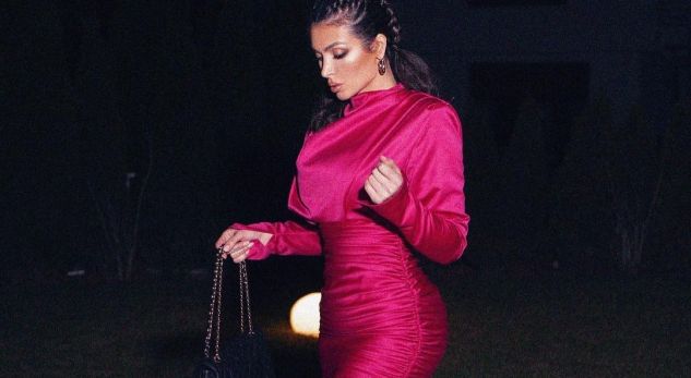 Bombastike si gjithmonë, Nora Istrefi merr vëmendjen edhe në natën e Shën Valentinit