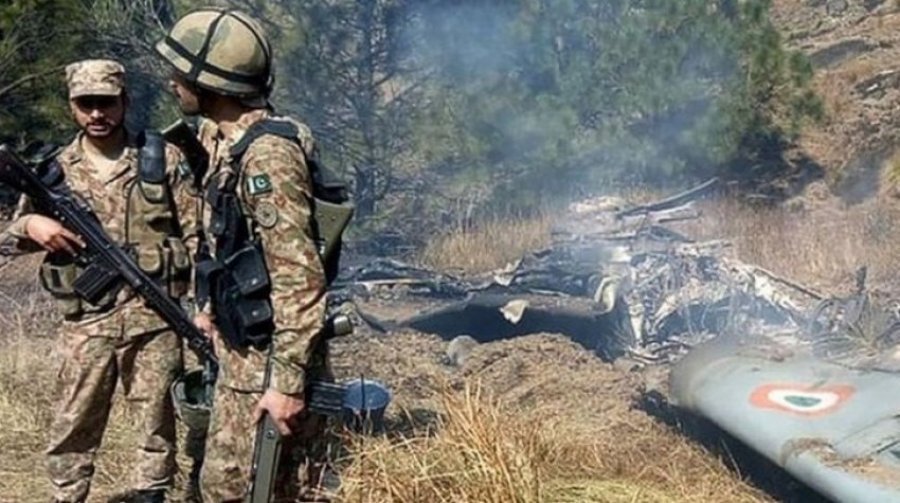Rritet tensioni, lufta për Kashmirin, Pakistani rrëzon dy avionë indianë