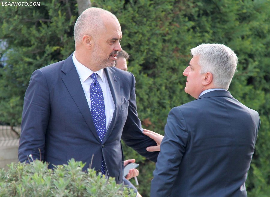 Pandeli Majko kundër Ramës për Kosovën: Shkëmbimi i territoreve, lodër e rrezikshme!