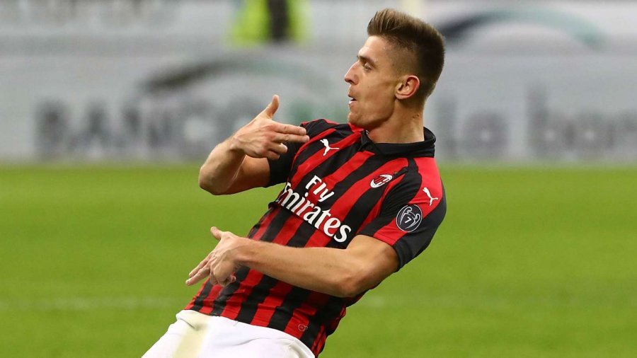 Pas Piatek, Milan kërkon një tjetër polak