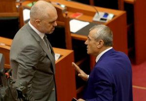 RUÇI SHKON TE RAMA, NË TAKIM EDHE DIPLOMATË TË HUA