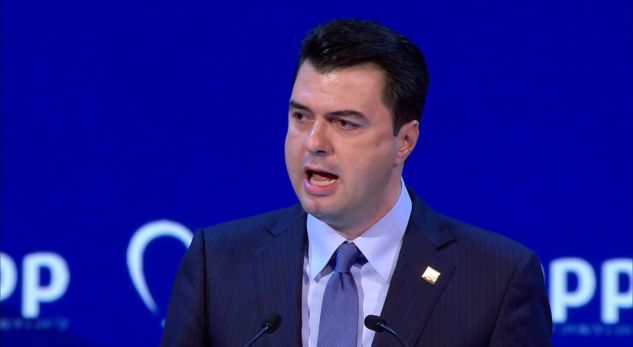 Basha ashpërson tonet : “Zgjidhje politike ose shqiptaret të nxjerrin nga zyra”