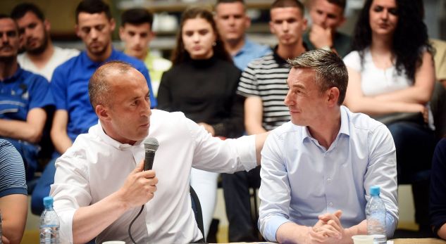 Veseli flet për mundësinë e rrëzimit të qeverisë: Të pezullohet taksa