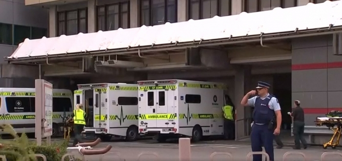 TË SHTËNA ME ARMË NË DY XHAMI, 30 TË VDEKUR DHJETËRA TË PLAGOSUR NË ZENLANDËN E RE