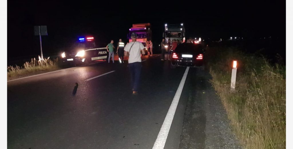 Lezhë/ Përplasen dy automjete, një i vdekur