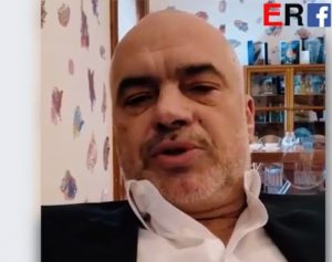 PËRHAPI LAJMIN E INFARKTIT, RAMA I KTHEHET KEQ GAZETARIT: NJË ÇIM KADRI I SPIKATUR! O ZOT…