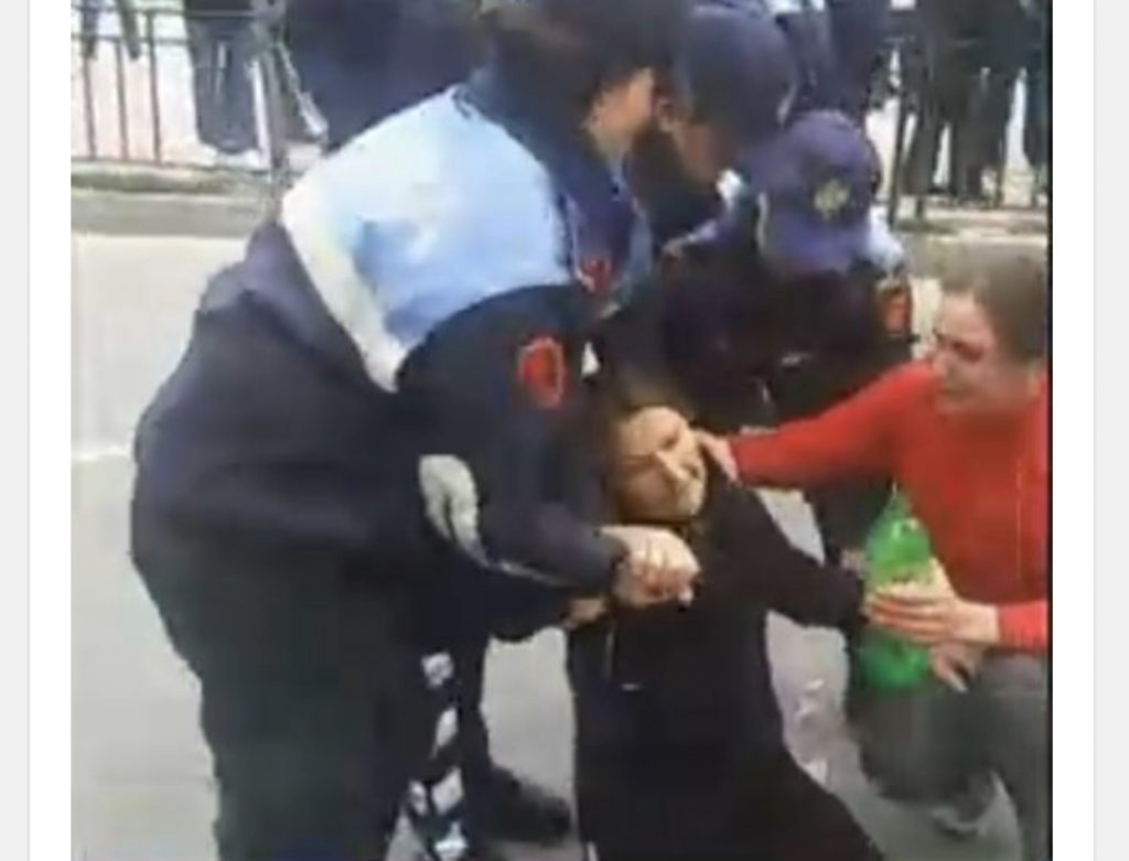 FOTO/ Pamje të trishta në Tiranën e vitit 2019