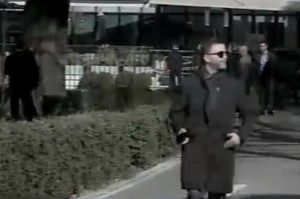 Pas Braçes, Edi Rama mbërrin në Kuvend i shoqëruar nga eskorta